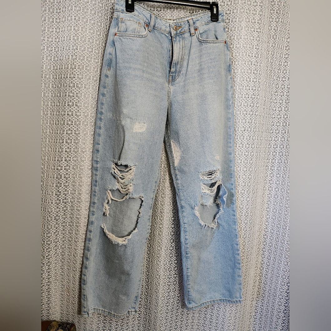 Forever 21 Light Blue Distressed Boyfriend Jeans